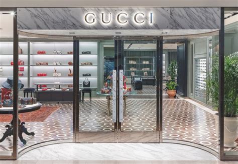 gucci store close by